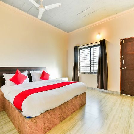 Oyo 15836 Pleasure River Front Resort Tuem Exterior photo