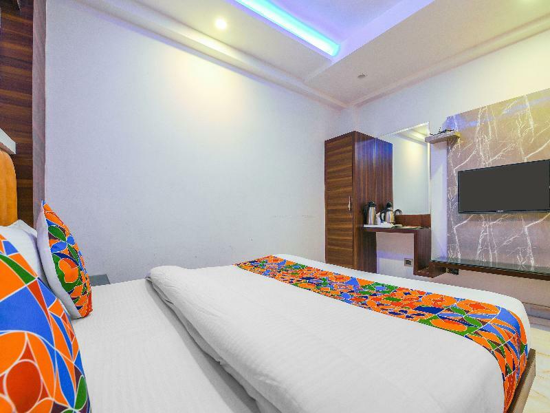Oyo 15836 Pleasure River Front Resort Tuem Exterior photo