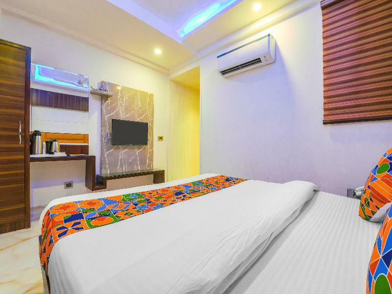 Oyo 15836 Pleasure River Front Resort Tuem Exterior photo